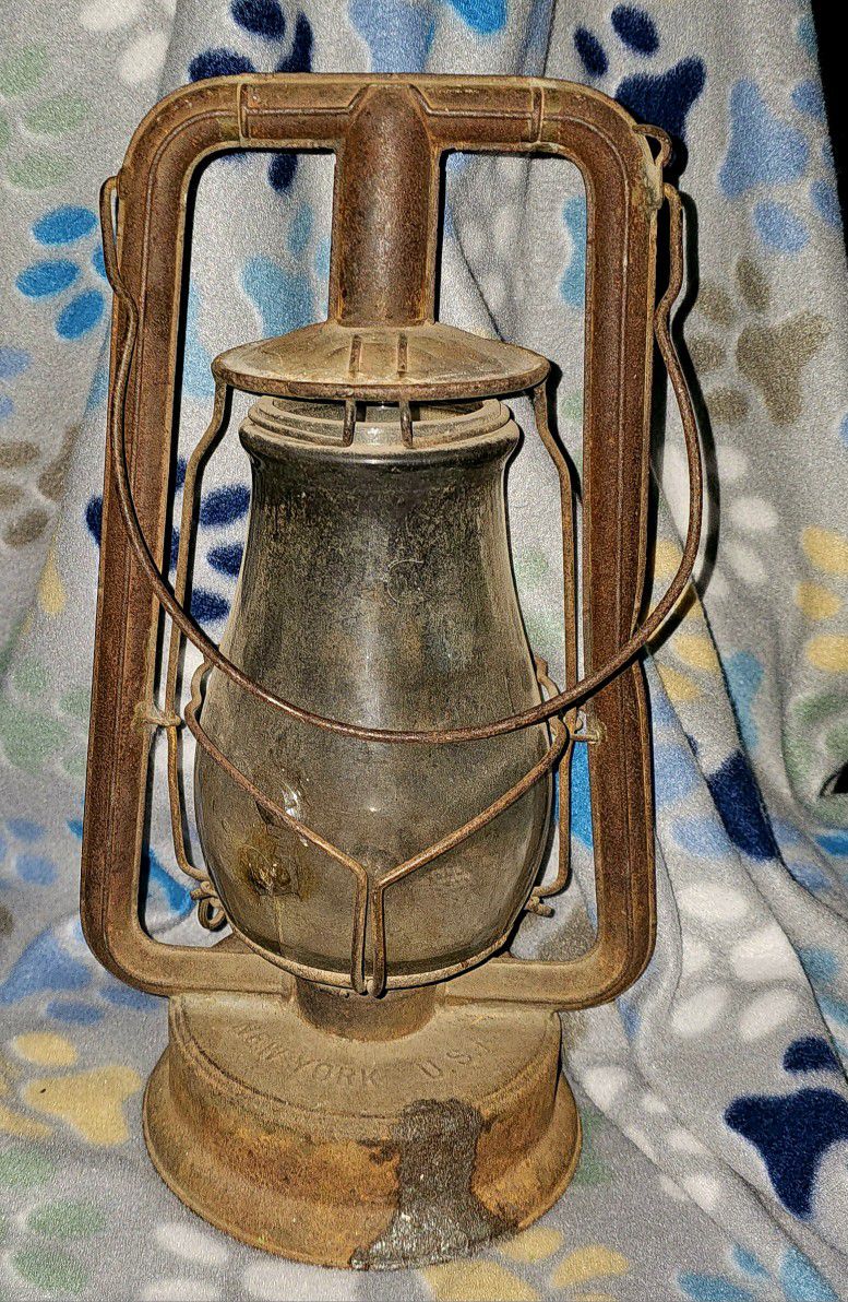 Antique Oil Lamp / Lantern