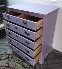 Chest of drawers