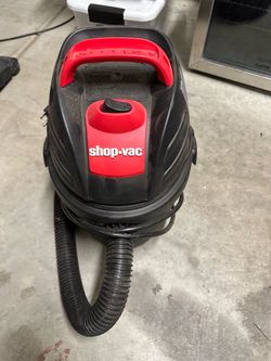 Small 2.5 gallon shop vac new but out of box