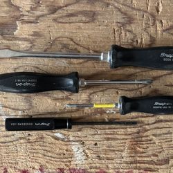 Snap On Screwdrivers, (2) Flat Tip & (2) Phillip Tip