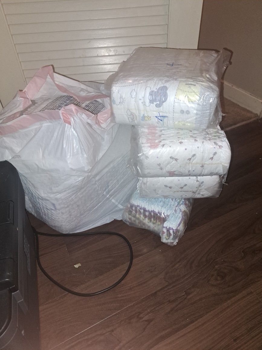 more than 400 diapers size 4 free uhaul