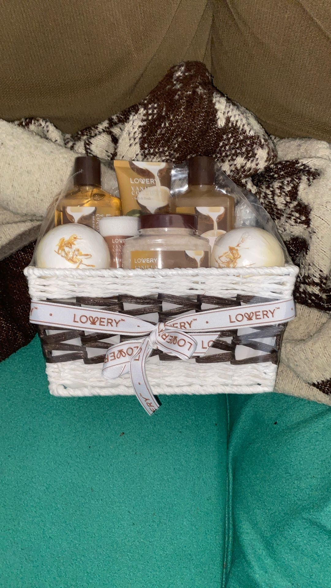 Brand New Vanilla Coconut Beauty Gift Set