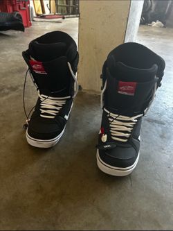 Vans snowboarding boots
