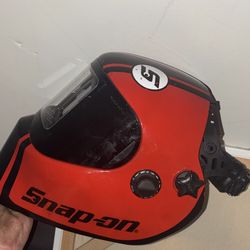 Auto darkening SNAP-ON welders helmet