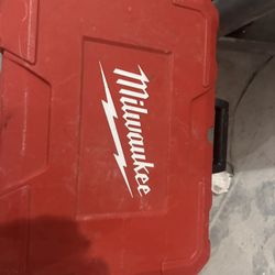 NEW Milwaukee Punch Set Up To 4”