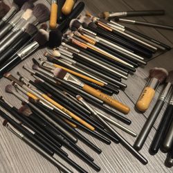 Like New Make Up Brushes