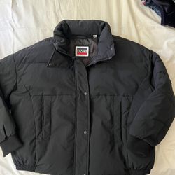 Levi’s Women’s Cropped Puff Jacket 