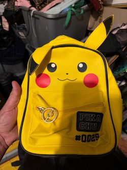 Pikachu mini backpack - yellow