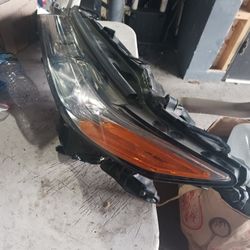 toyota camry 2021 XSE driver headlights original 
