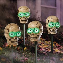 Members Mark Color Changing Skull Stakes Set of 4 Brand New in Box