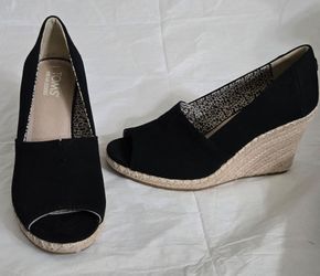TOMS Black Canvas Peep-Toe Espadrille Wedges