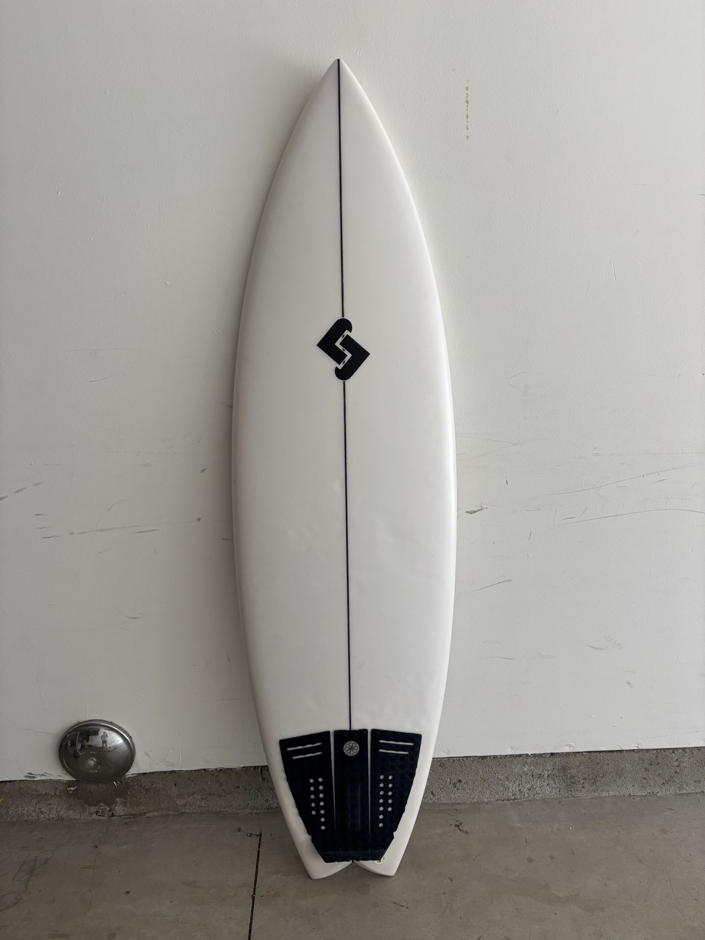 5’10” Surfboard PESCE