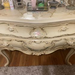 Victorian King Bedroom Set