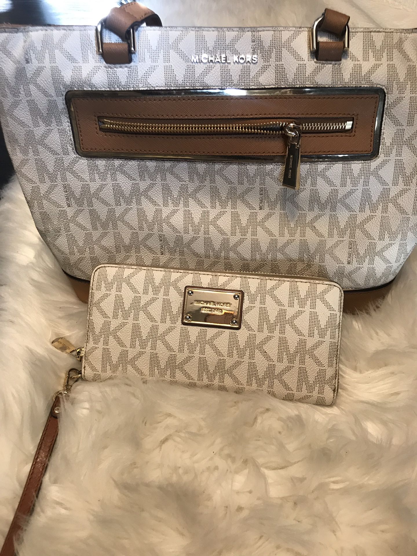Michael Kors purse and matching wallet