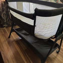 FREE BASSINET / MOISES GRATIS