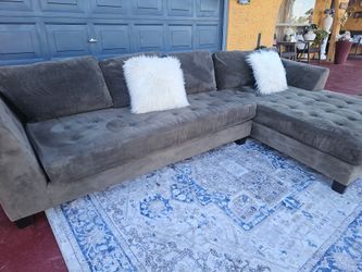 Beautiful Living Room Couch With Lounge Totally Deep Clean And Good Condition No Stains No Smell