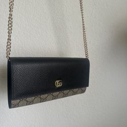 Gucci Wallet With Chain