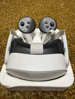 Meta Quest 3S 128GB VR Headset + Controllers – Great Condition