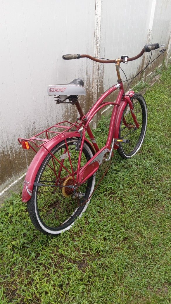 Classic Huffy Cruiser Bike – Great Condition, Just Needs a Little TLC