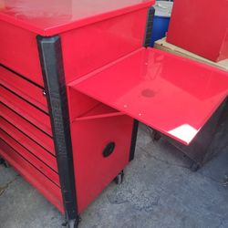 US General. Tool Box 6 Drawers Plus Top Storage. Has Keys. Needs Cleaning.
