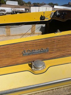 Speed boat