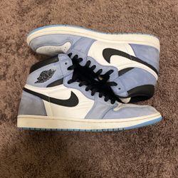 Air Jordan 1 Retro High OG 'University Blue' size 11