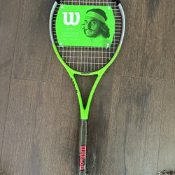 Wilson Blade Feel RXT 105 Tennis Racket