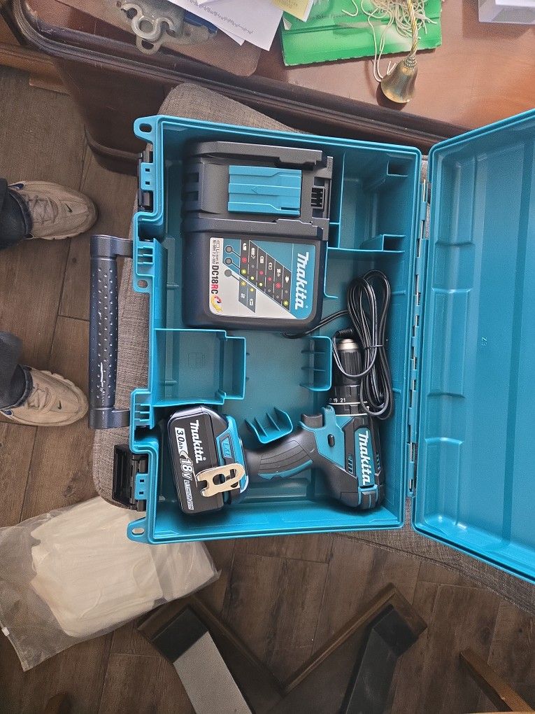 Makita Drill With Charger And Battery