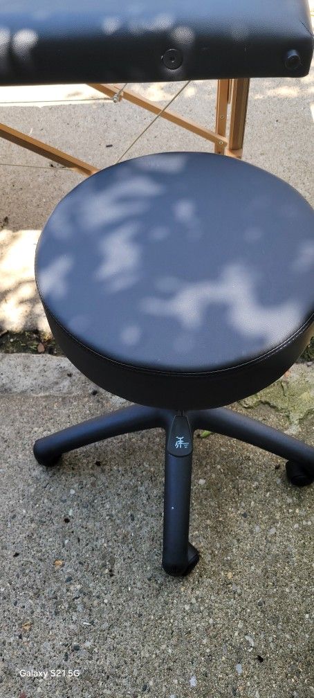 Massage Table With Stool