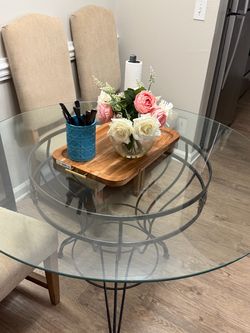 Round Table