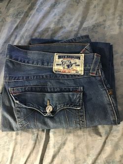 True Religion "Boot Cut" Vintage Men's Jeans...(Size 40)...