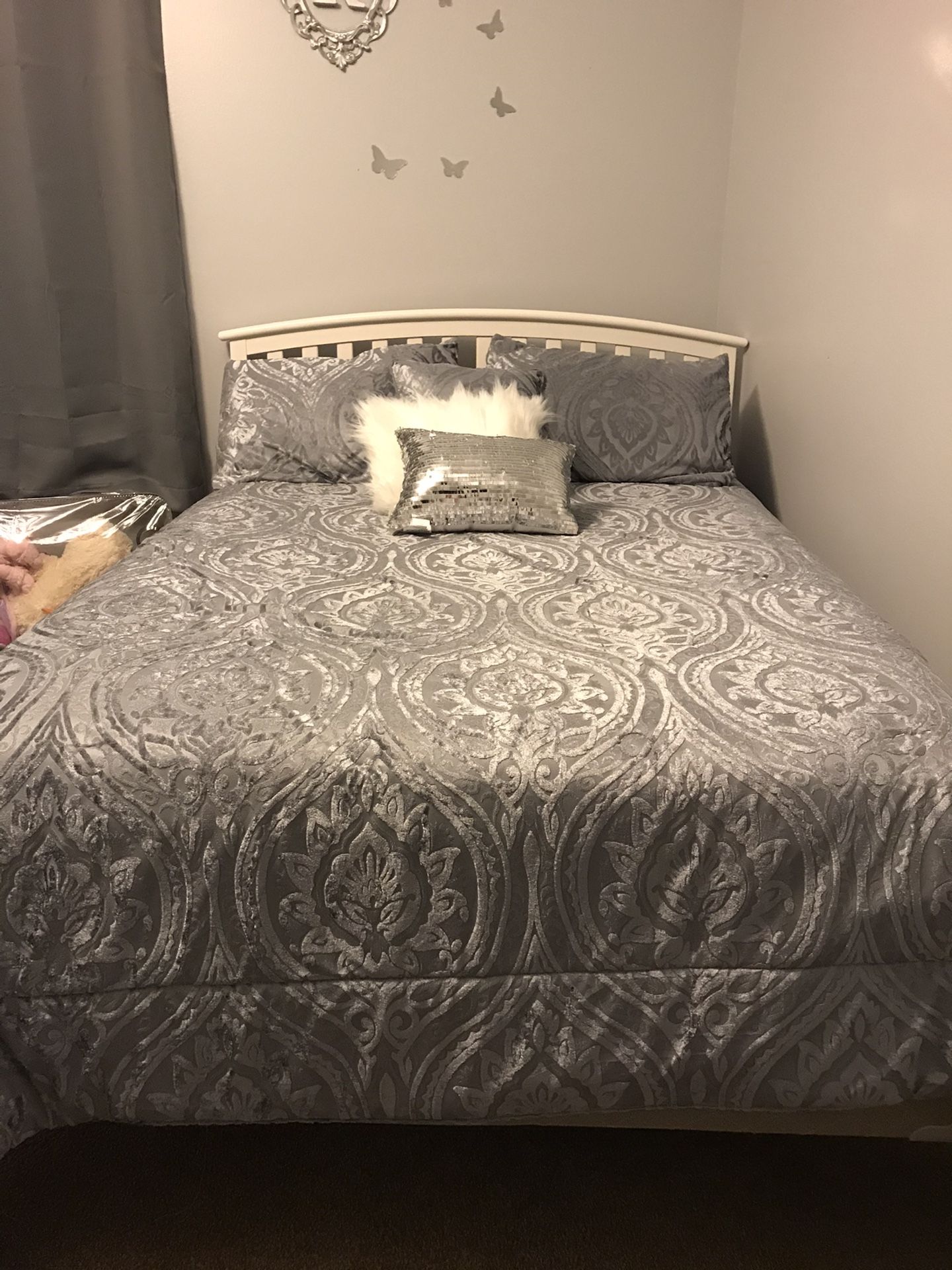 Full Size Bed