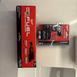 Milwaukee M12 3/8 Rachet And M12Battery 