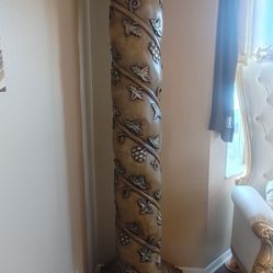2 Beautiful Columns