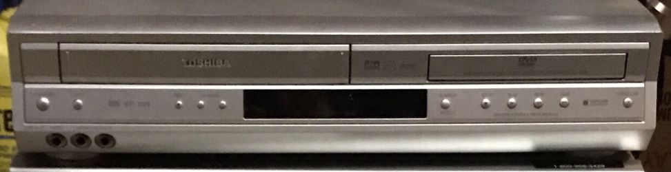 VHS VCR DVD COMBO Player 