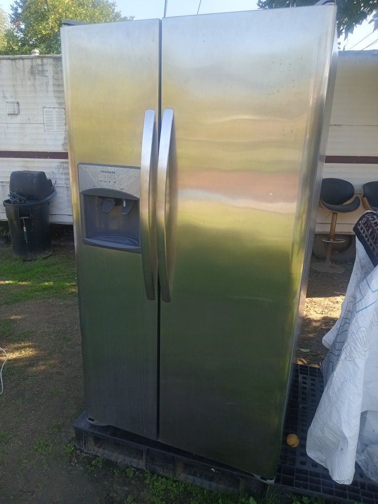 Frigidaire Refrigerator