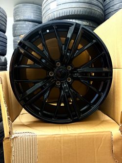 20x10/9 Staggered Gloss Black Multi-Spoke Alloy Wheel