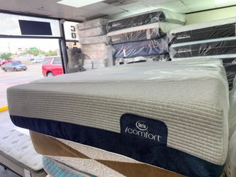 Queen mattress memory foam.
