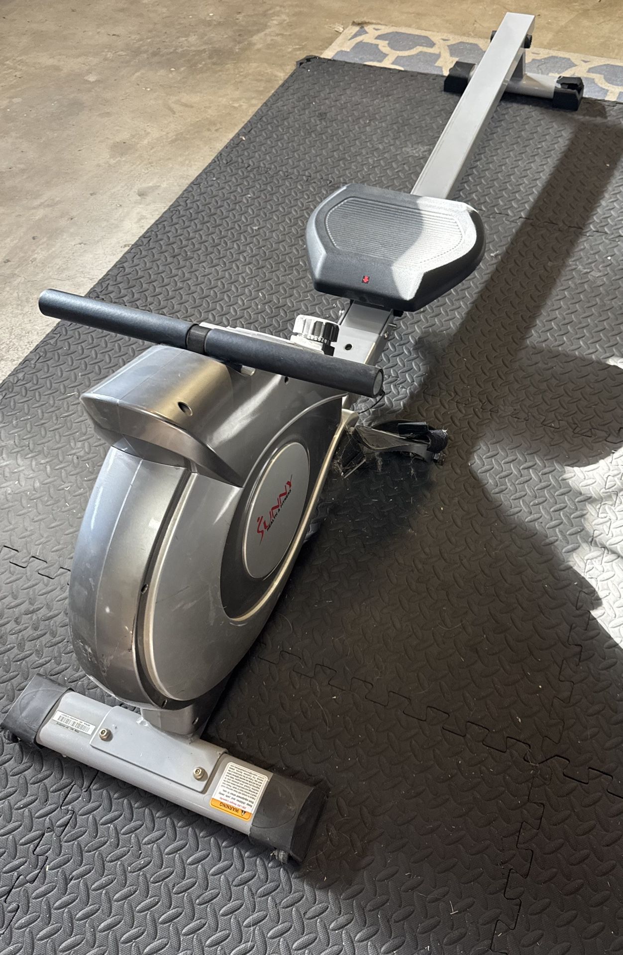 Sunny health and Fitness Rower