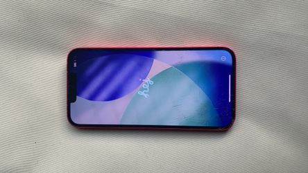 iPhone 14 red