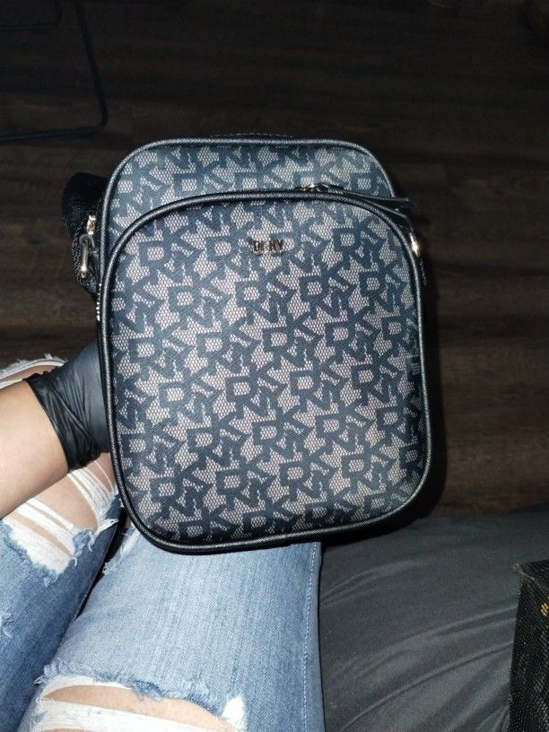 Cross Body DKNY