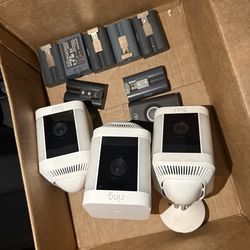 Ring pro with solar panels all 3 weeks old