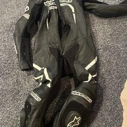 Motorcycle track Suit Alpine Star Size 6