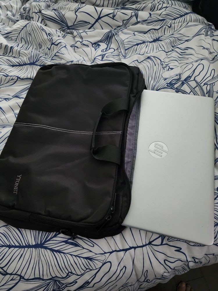 $10 Each Assorted Laptop Notebook Bags Shoulder Bag Rolling Bag Soft Briefcase Overnight Bag