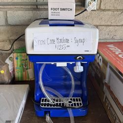 Snowcone Machine & Syrup