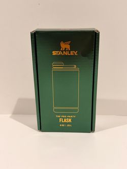 New The Stanley St. Patrick's Day Adventure Pre-Party 8oz Flask Shamrock Green