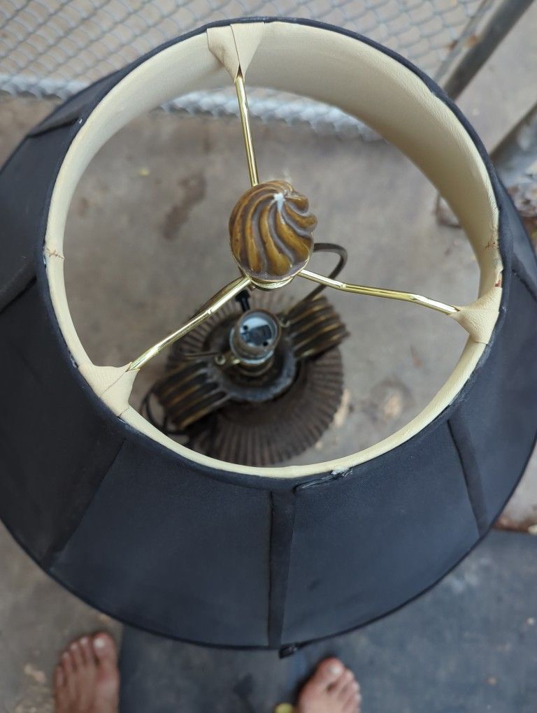 Magan Antique Bronze Metal Table Lamp