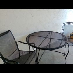 $60 Patio Set Ready For Pickup Or Free Delivery Of Close By In The Area