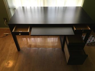 Desk with rolling storage cart