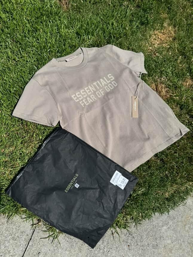 Essentials "Fear Of God" Designer T-Shirt.